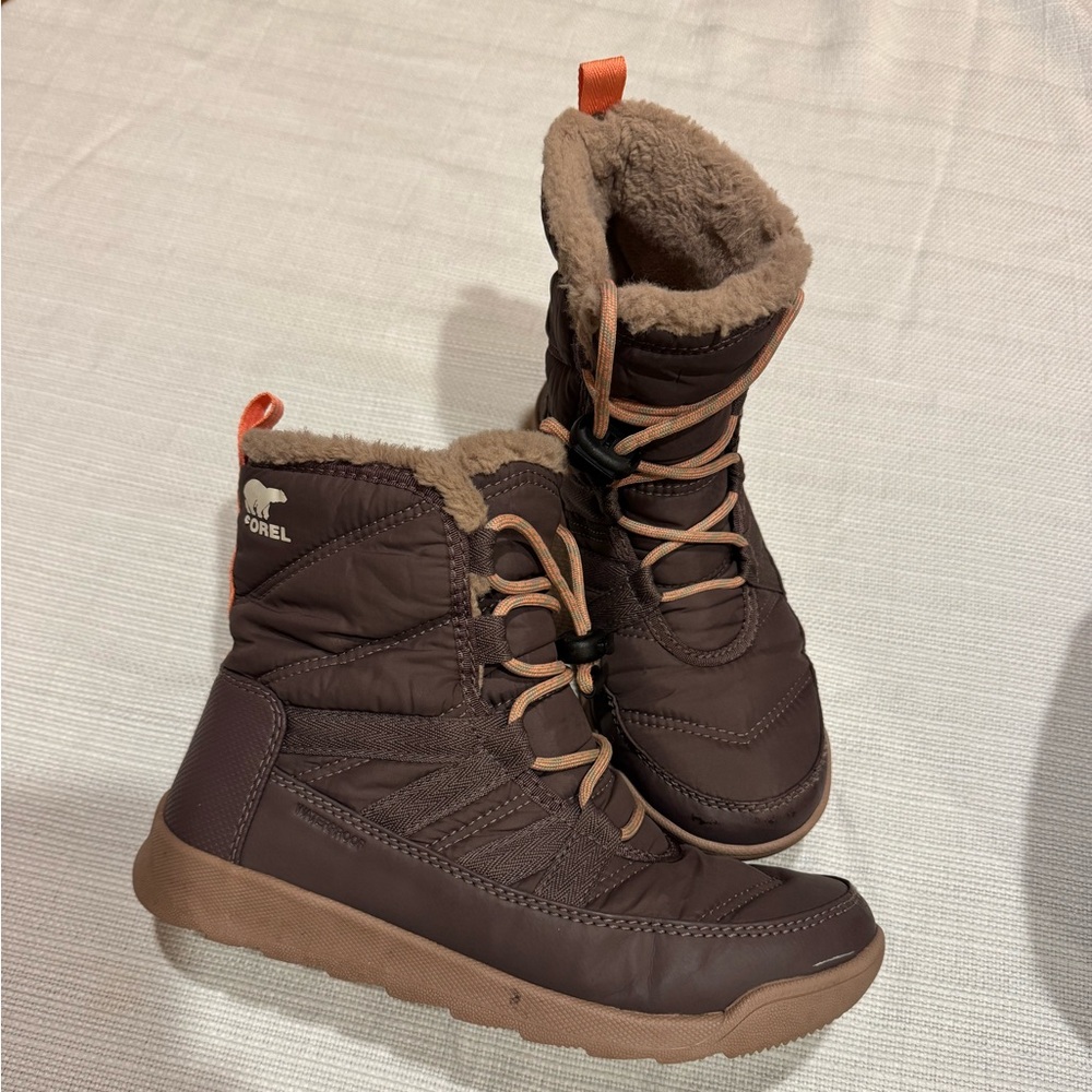 Sorel girl boots